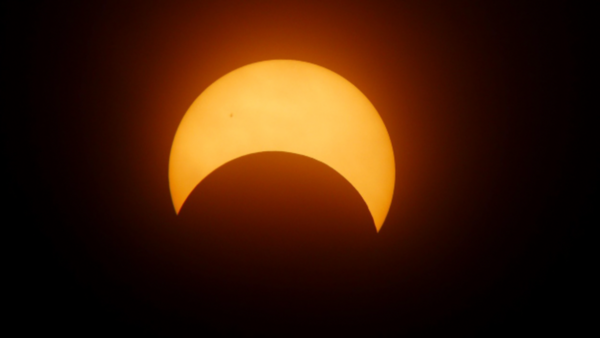 Eclipse solaire attention les yeux 